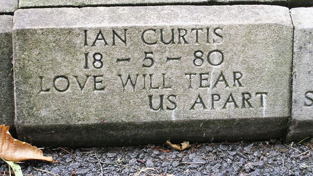 180515_iancurtis_lapide