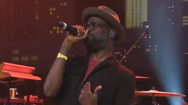 051115_tvontheradio