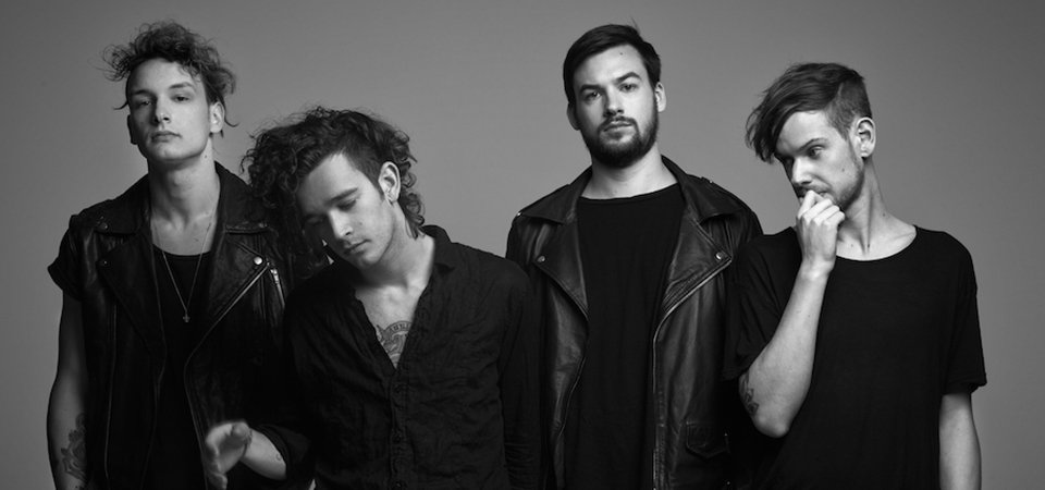O 1975 viria em setembro. Mudou para março, colado no Lolla