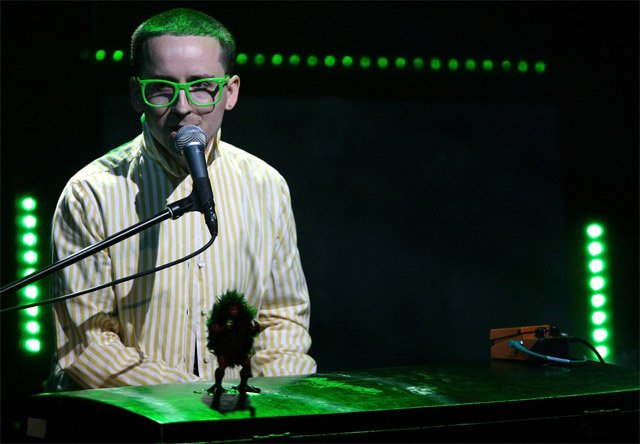 200416_alexis2