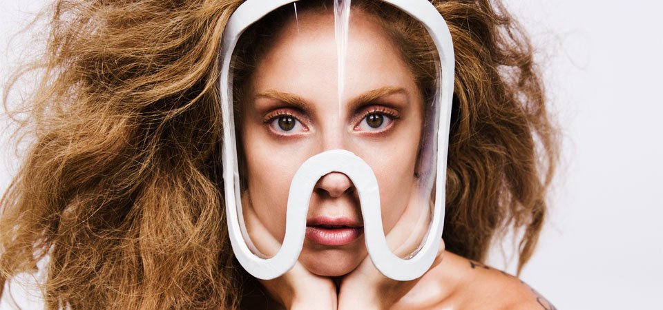 170816_ladygaga_slider