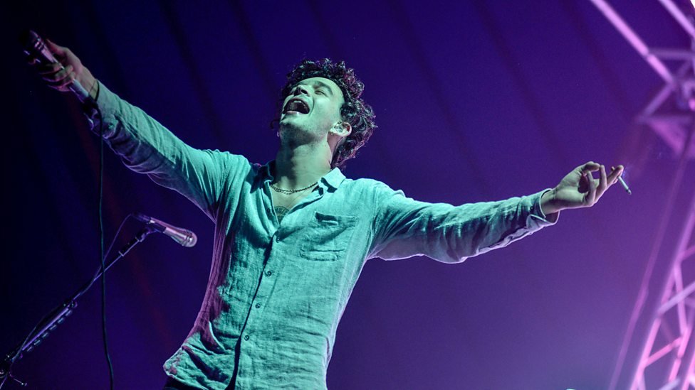 1975, o melhor show do festival. Dizem...