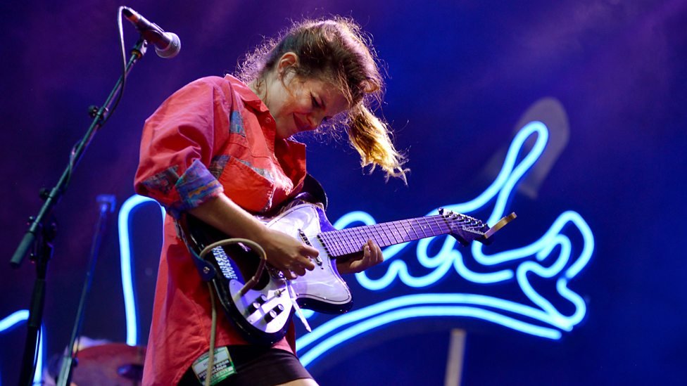Ainda vamos ouvir falar bastante do Hinds, banda espanhola só de meninas, que lançou um belo disco de estreia, "Leave Me Alone"