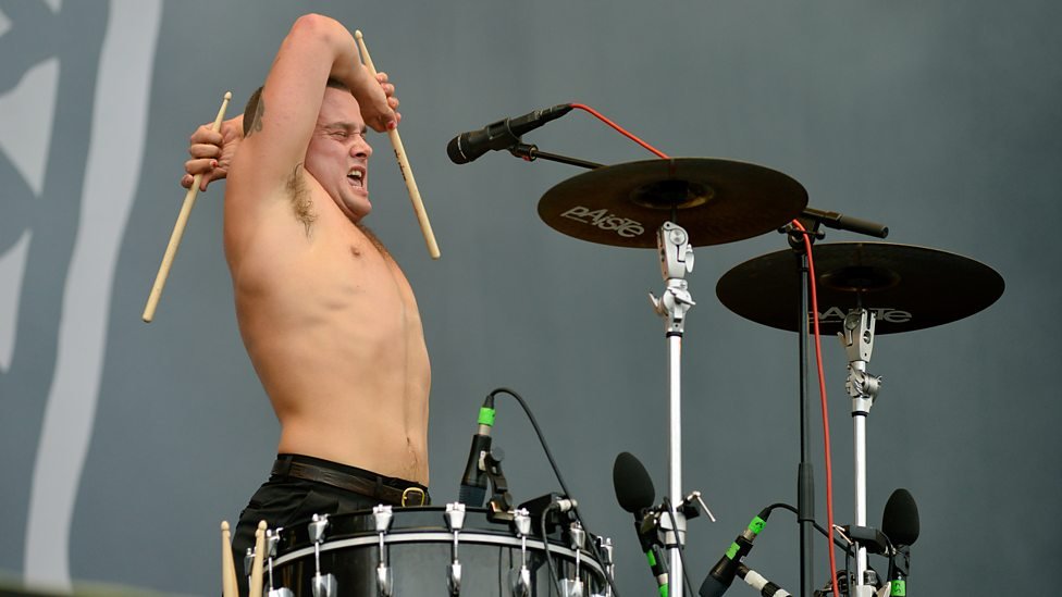 A maior banda punk do mundo hoje é o Slaves. Não é?