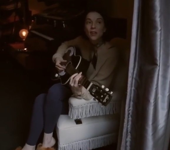 050520_stvincent2