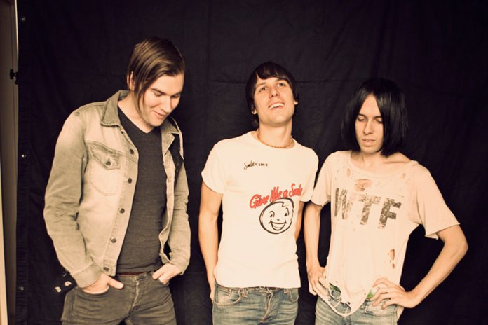 210920_thecribs2